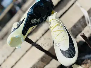 Nike Airzoom Soccer Boots, Cream Air Zoom Football Boots