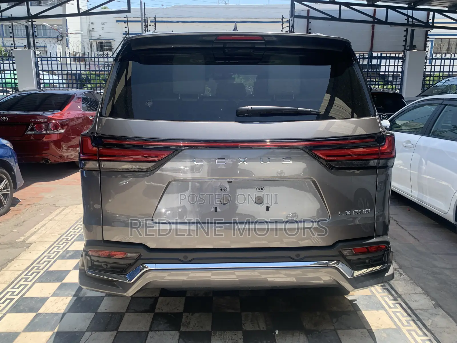 Lexus LX 2023 Green