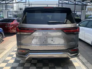 Lexus LX 2023 Green