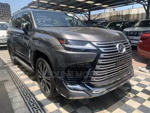 Lexus LX 2023 Green