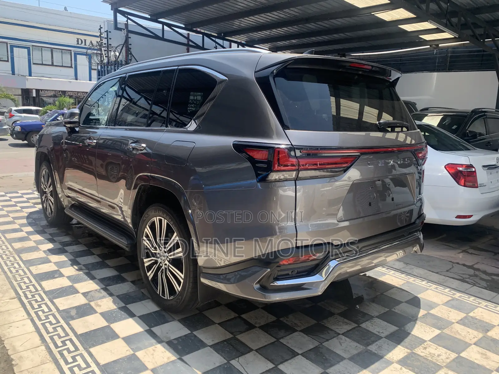Lexus LX 2023 Green