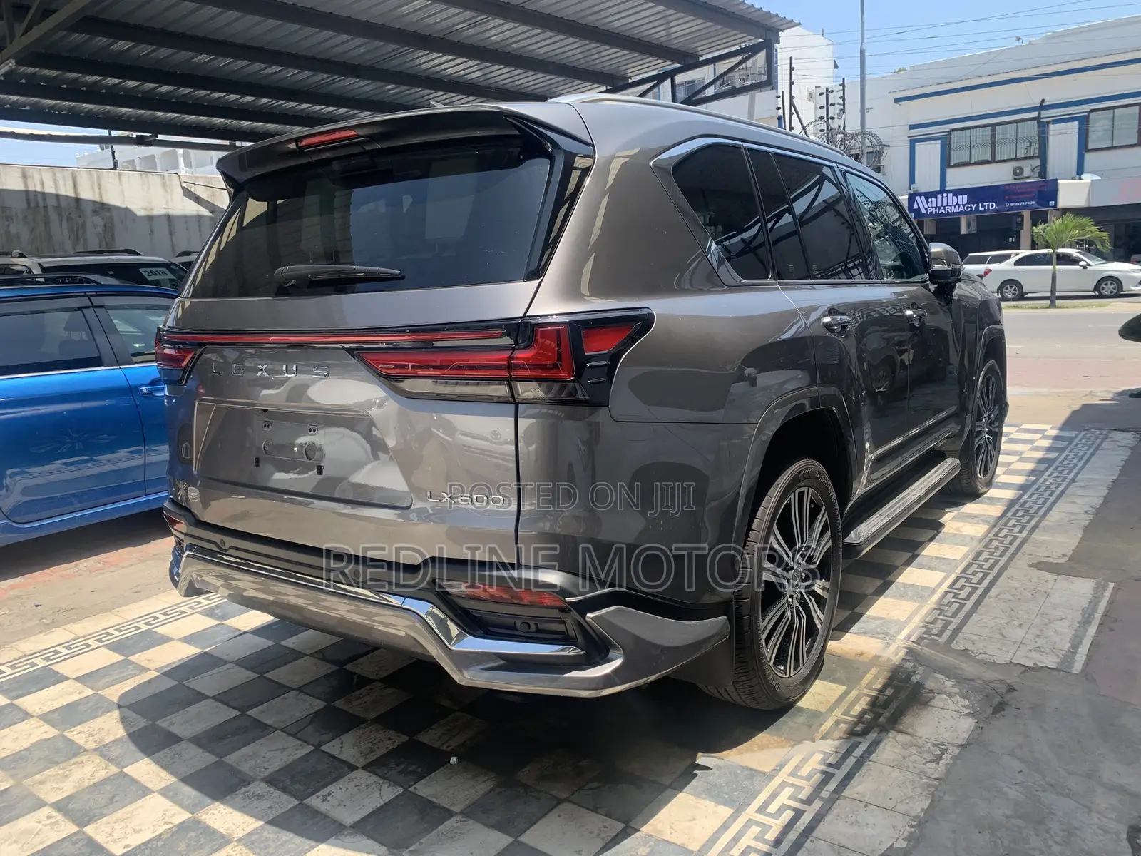Lexus LX 2023 Green
