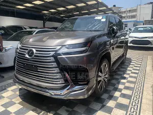 Lexus LX 2023 Green