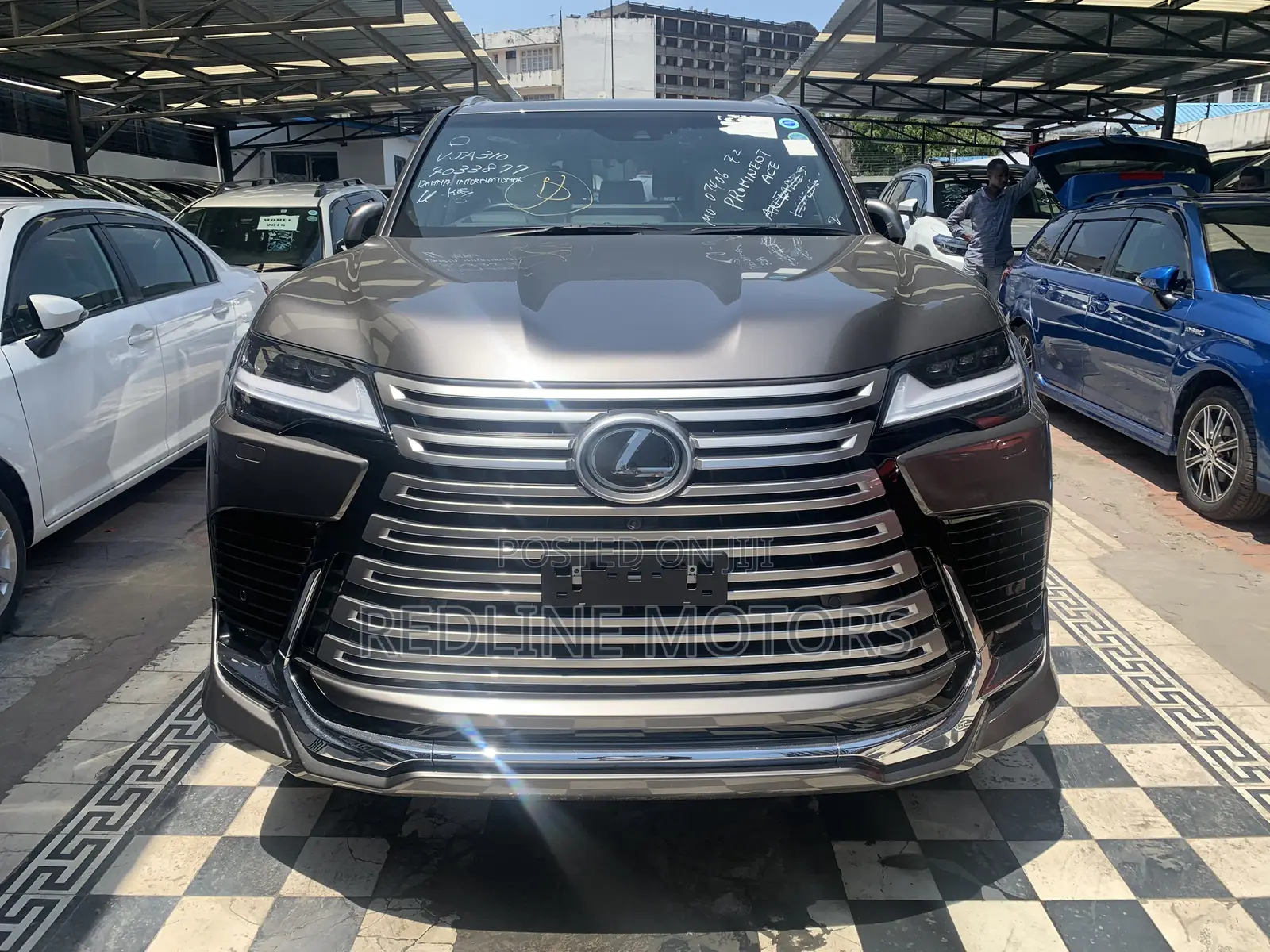 Lexus LX 2023 Green