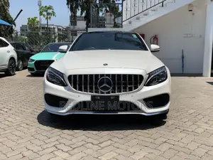 Mercedes-Benz C200 2018 Pearl