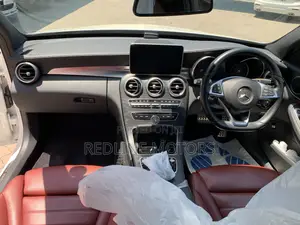 Mercedes-Benz C200 2018 Pearl