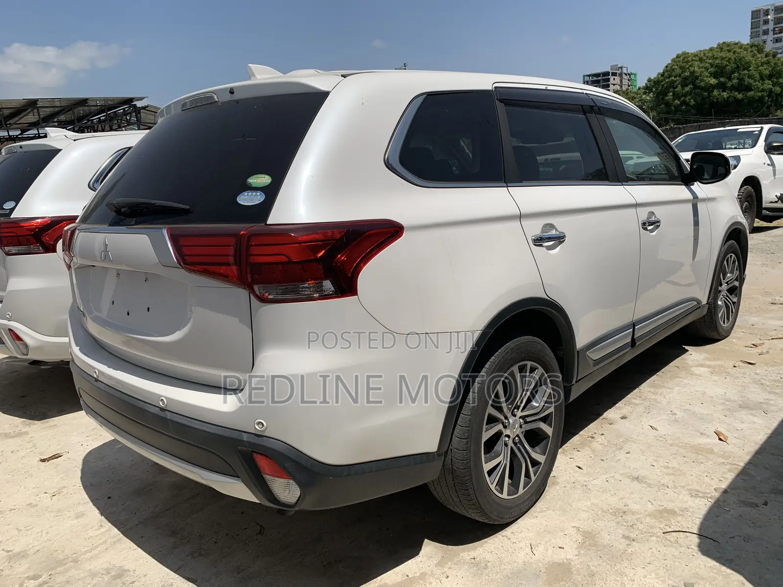 Mitsubishi Outlander ES FWD 2017 White