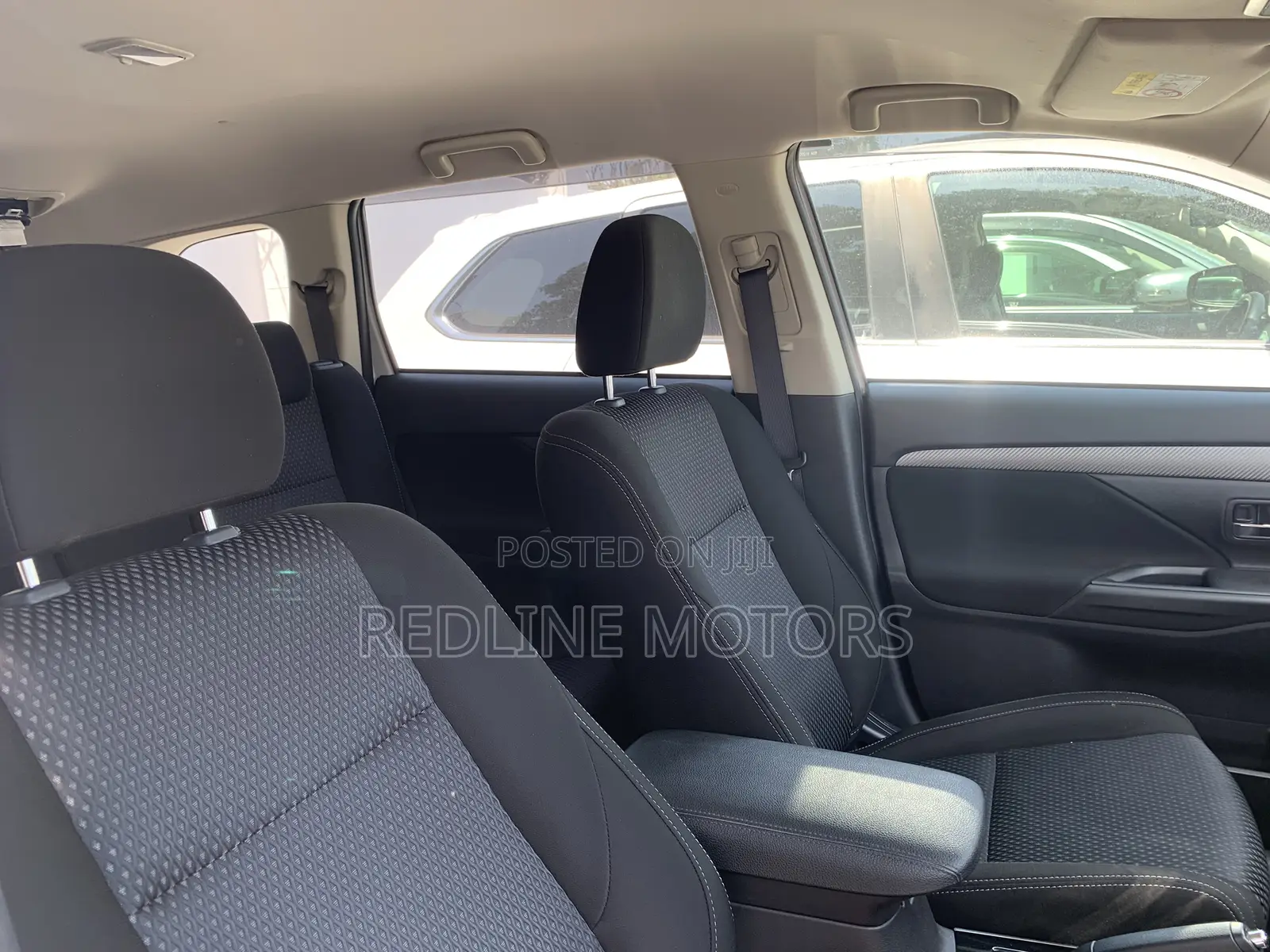 Mitsubishi Outlander ES FWD 2017 White