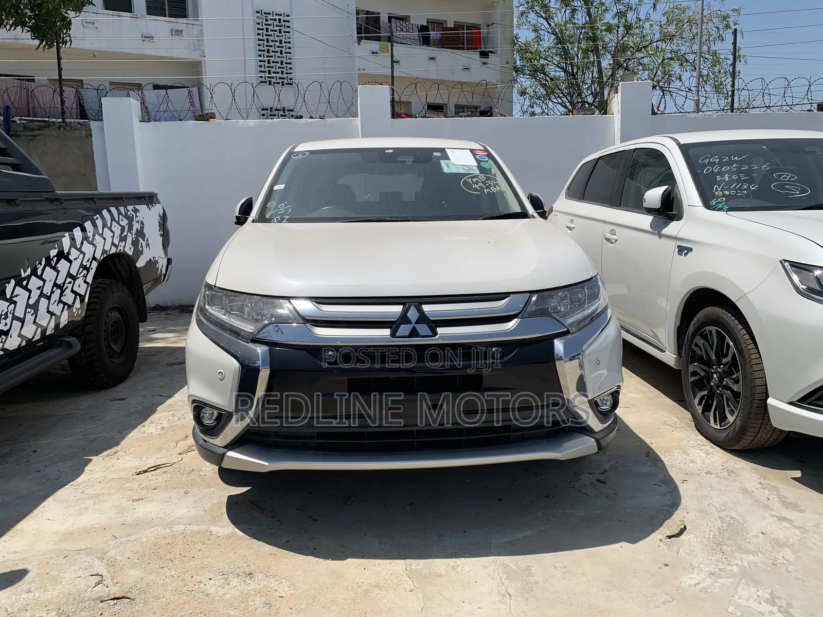 Mitsubishi Outlander ES FWD 2017 White
