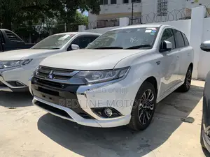 Mitsubishi Outlander 2.4 PHEV AWD 2017 Off white