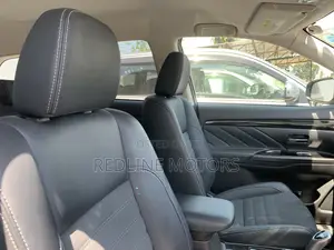 Mitsubishi Outlander 2.4 PHEV AWD 2017 Off white