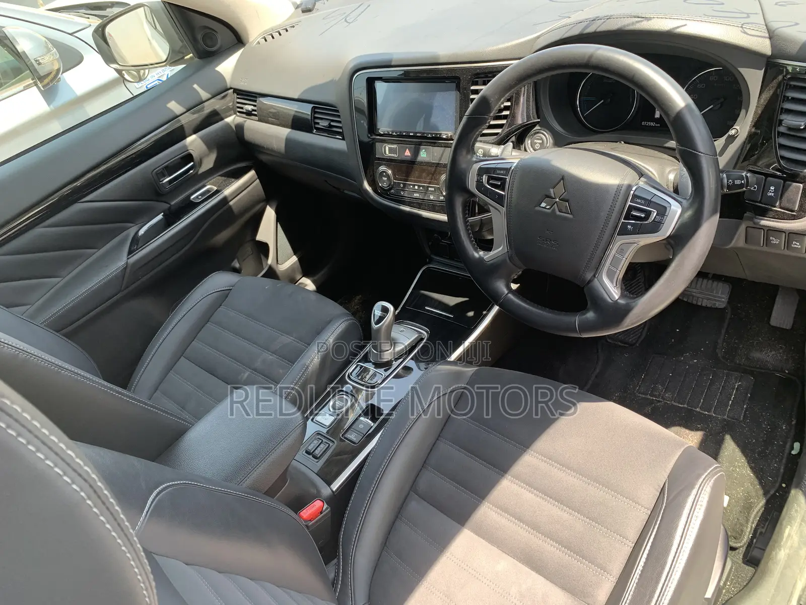 Mitsubishi Outlander 2.4 PHEV AWD 2017 Off white