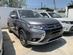 Mitsubishi Outlander 2.4 PHEV AWD 2017 Silver