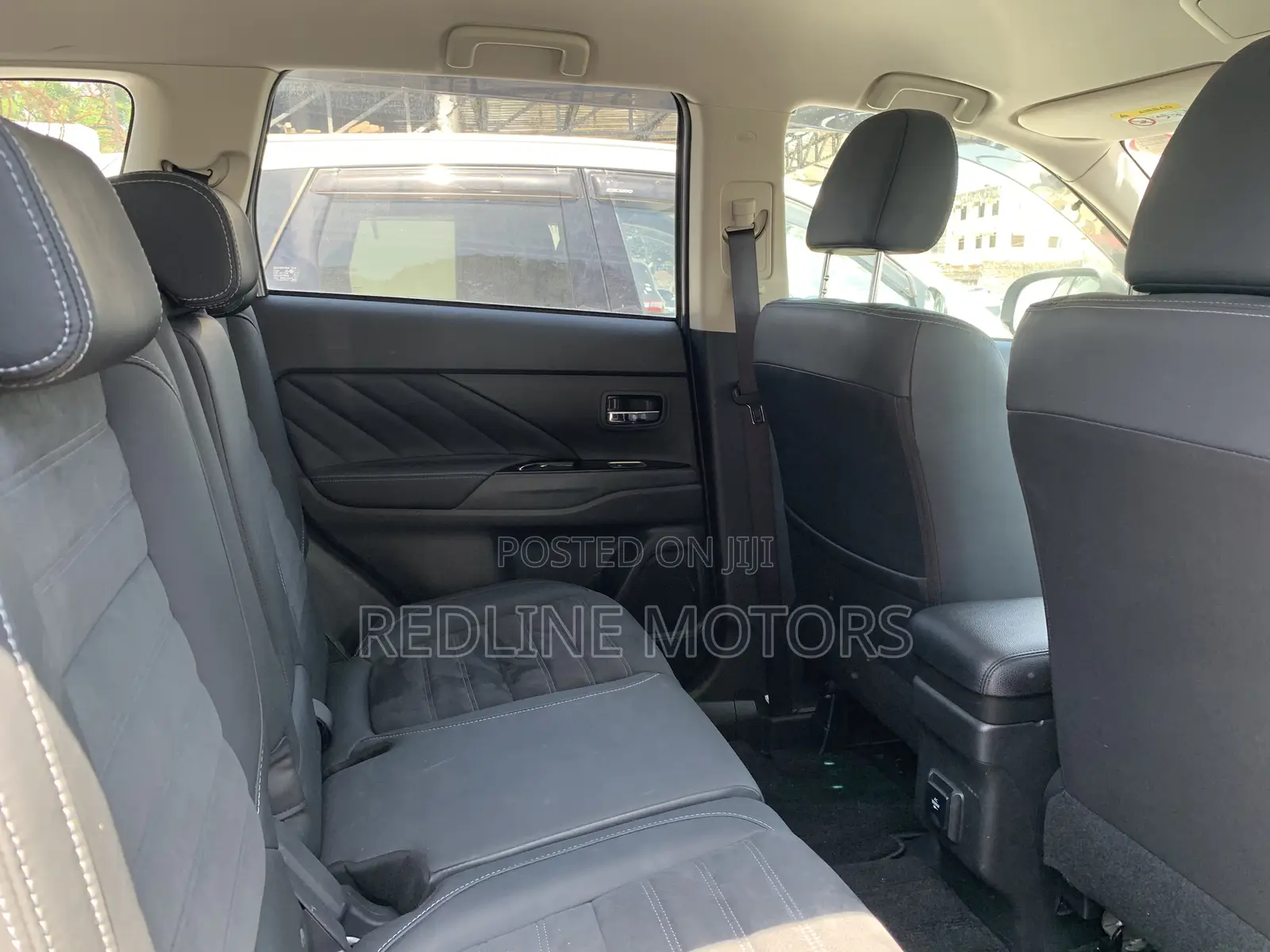 Mitsubishi Outlander 2.4 PHEV AWD 2017 Silver
