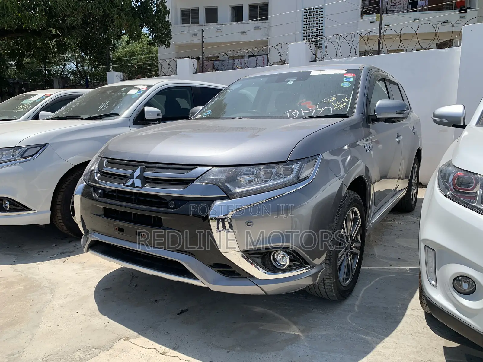 Mitsubishi Outlander 2.4 PHEV AWD 2017 Silver