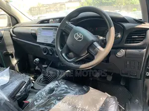 Toyota Hilux 2017 Black