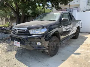 Toyota Hilux 2017 Black