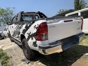 Toyota Hilux 2017 Off white