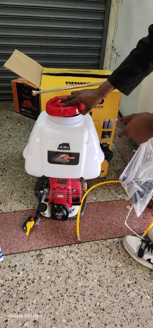 Rhino 4 Stroke Motorised Knapsack Sprayer 25L - thumbnail 2