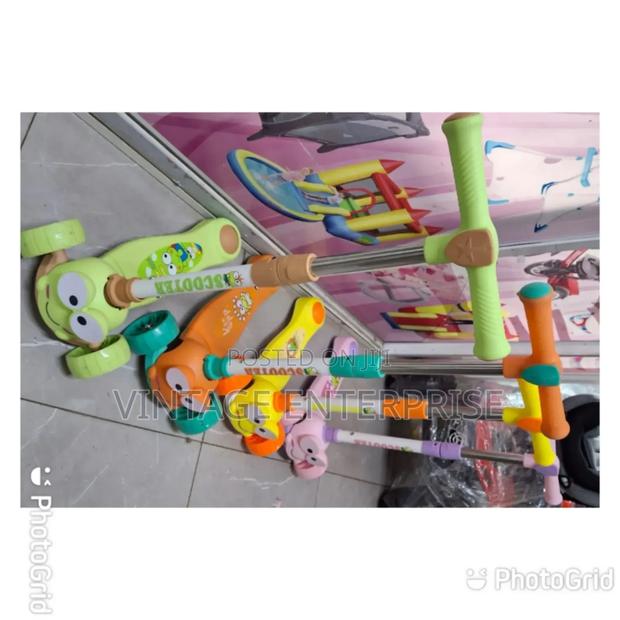 Kids Scooter With Foldable Handle