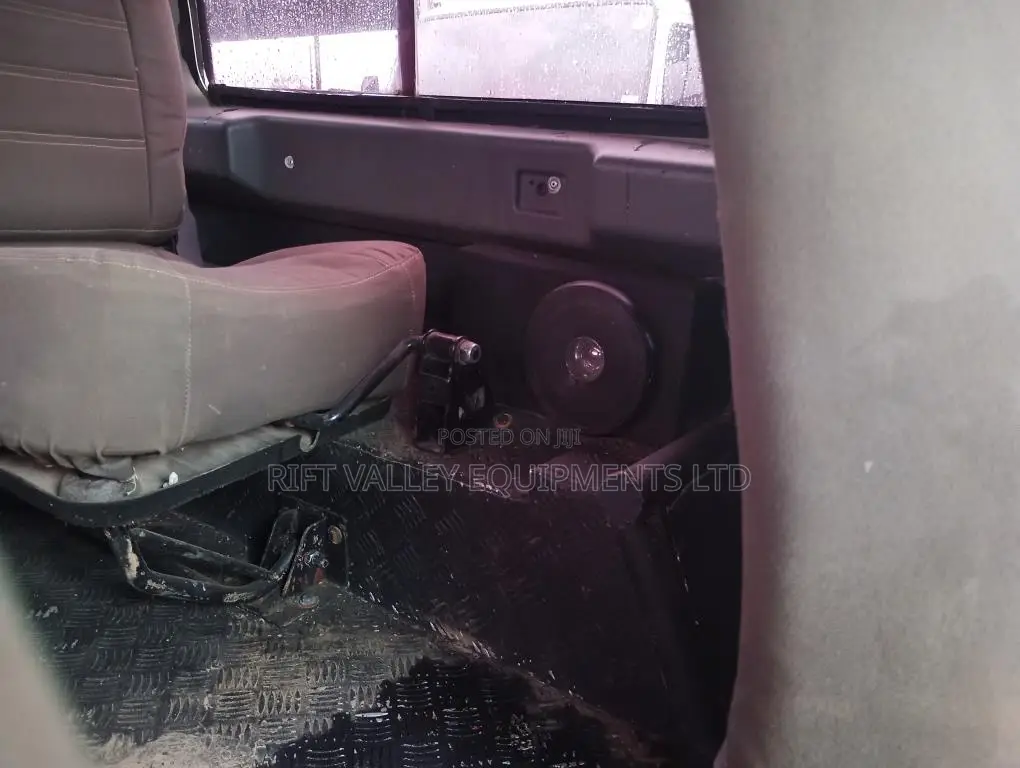 Land Rover Defender 1987 Black
