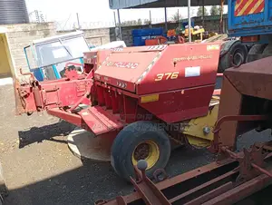 New Holland 376 Baler