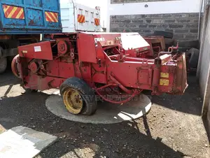 New Holland 376 Baler