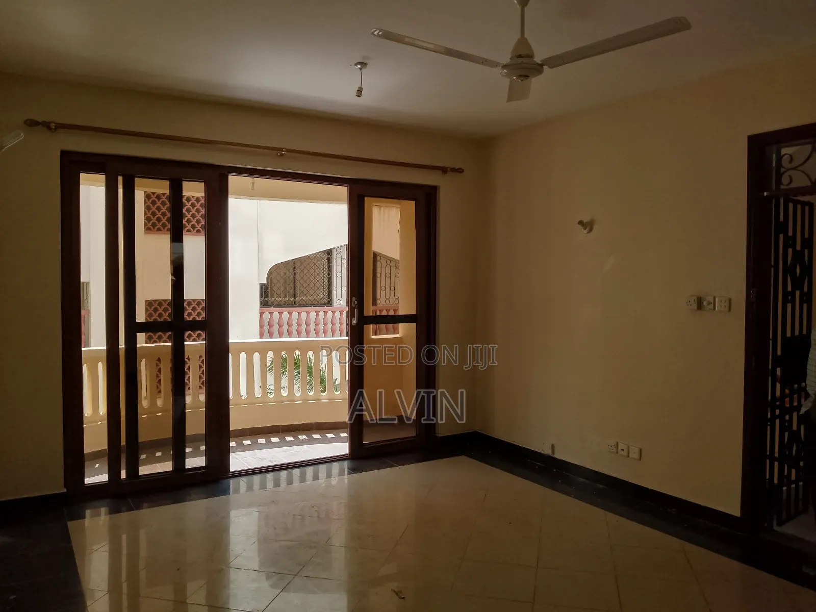 3bdrm Apartment in Kizingo for rent
