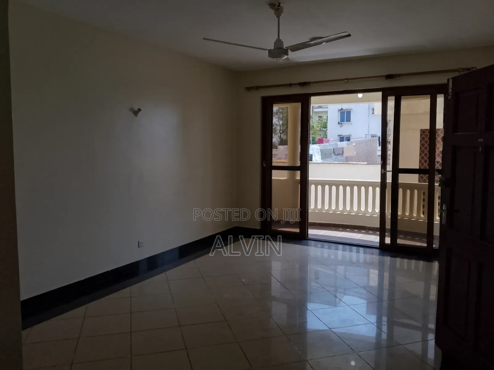 3bdrm Apartment in Kizingo for rent