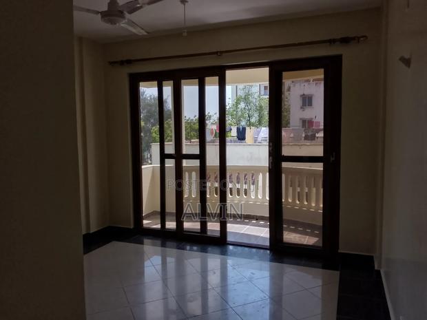 3bdrm Apartment in Kizingo for rent - thumbnail 11