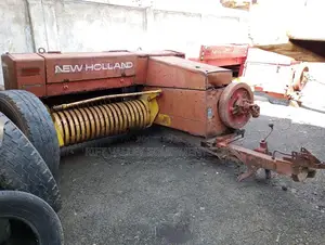 New Holland 276 Baler