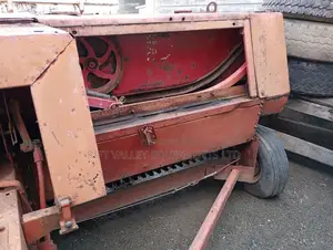 New Holland 276 Baler
