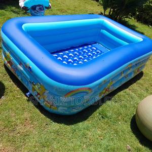 Inflatable Swimming Pool With Electric Pump - thumbnail 2