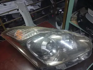 Wish 2005 Headlight