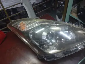 Wish 2005 Headlight