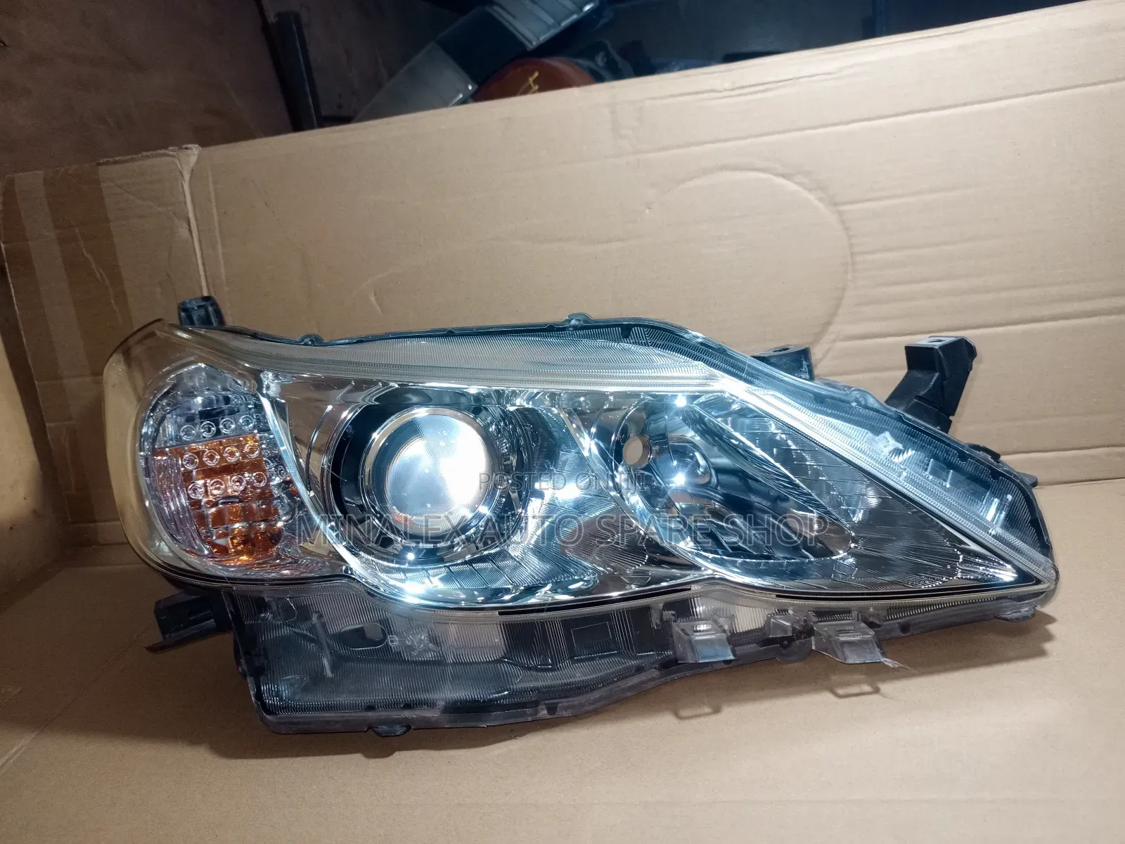 Markx 2013 Model Zenon RHS Headlight Complete With Comp+Bulb