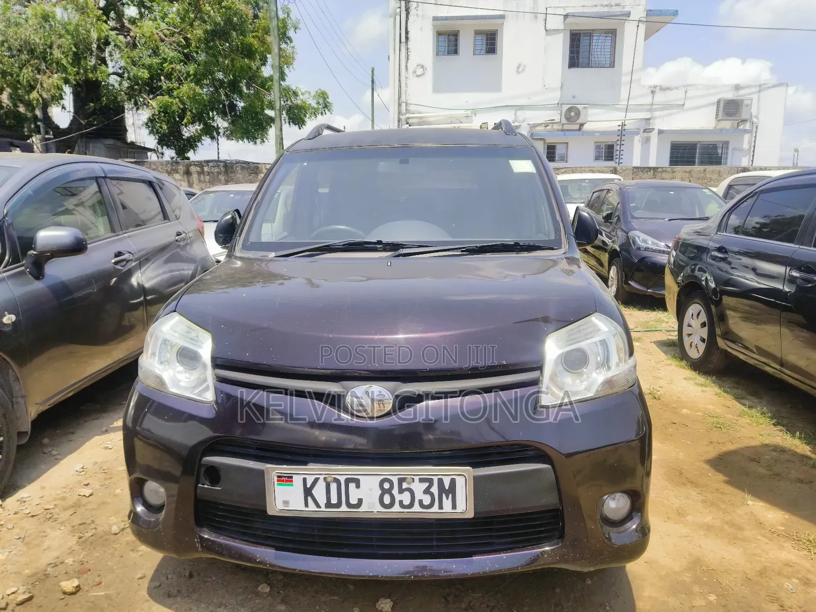 Toyota Sienta 2013 Pink