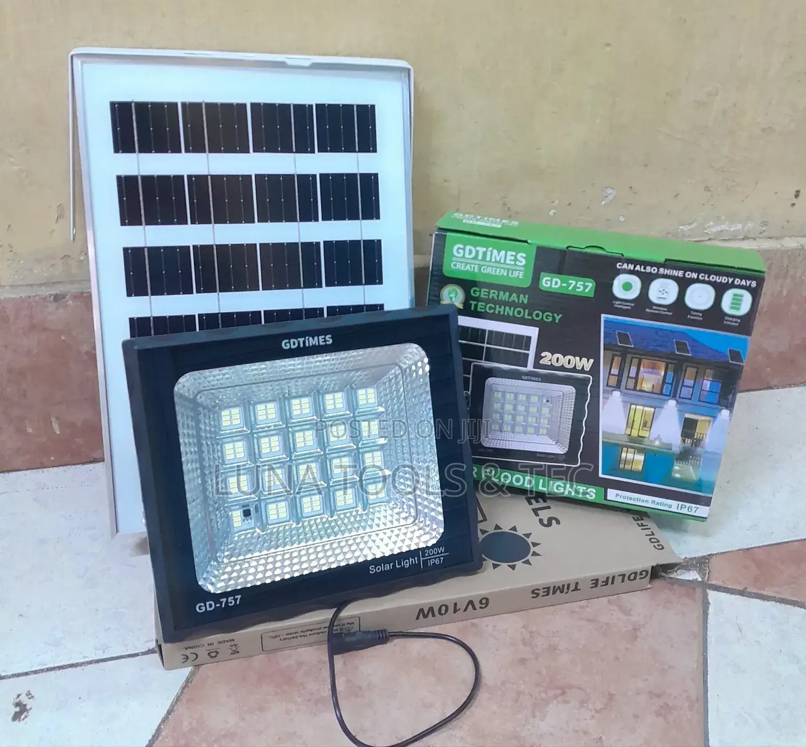All Weather Solar Flood Lights 200w and Solar Panel.