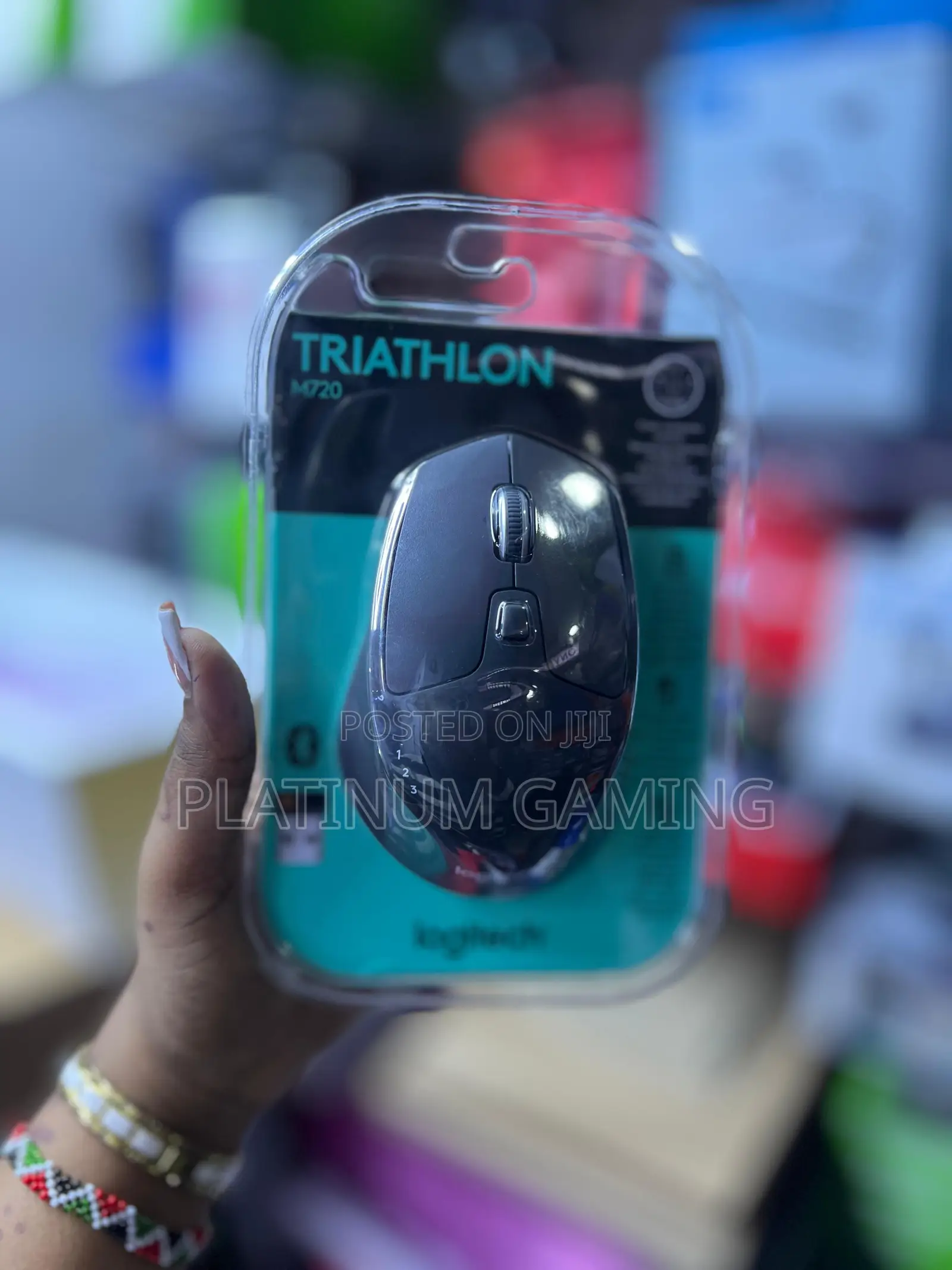 Multi-Device Wireless Mouse With Hyper-Fast Scrolling