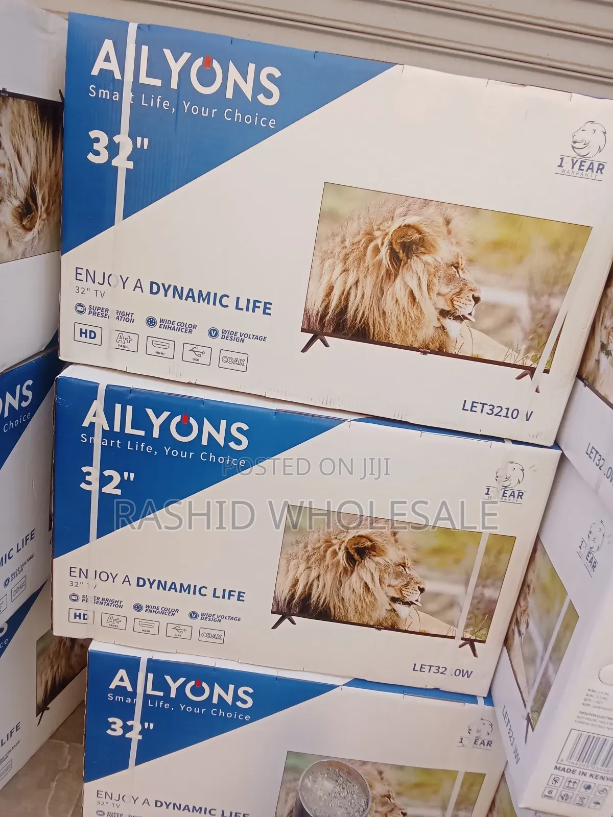 Ailoys 32 Smart Flameless TV.