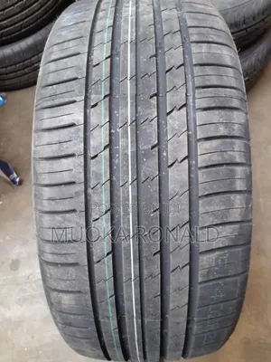 255/40r21 Rotalla Tyre