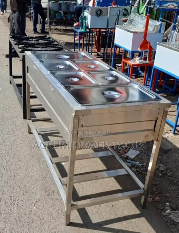 Stainless Steel Chaffing Dishes Table