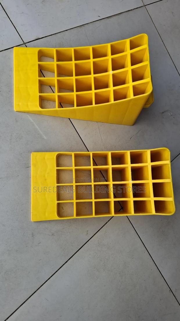 Plastic Wheel Chocks/Plastic Wheel Stoppers. - thumbnail 3