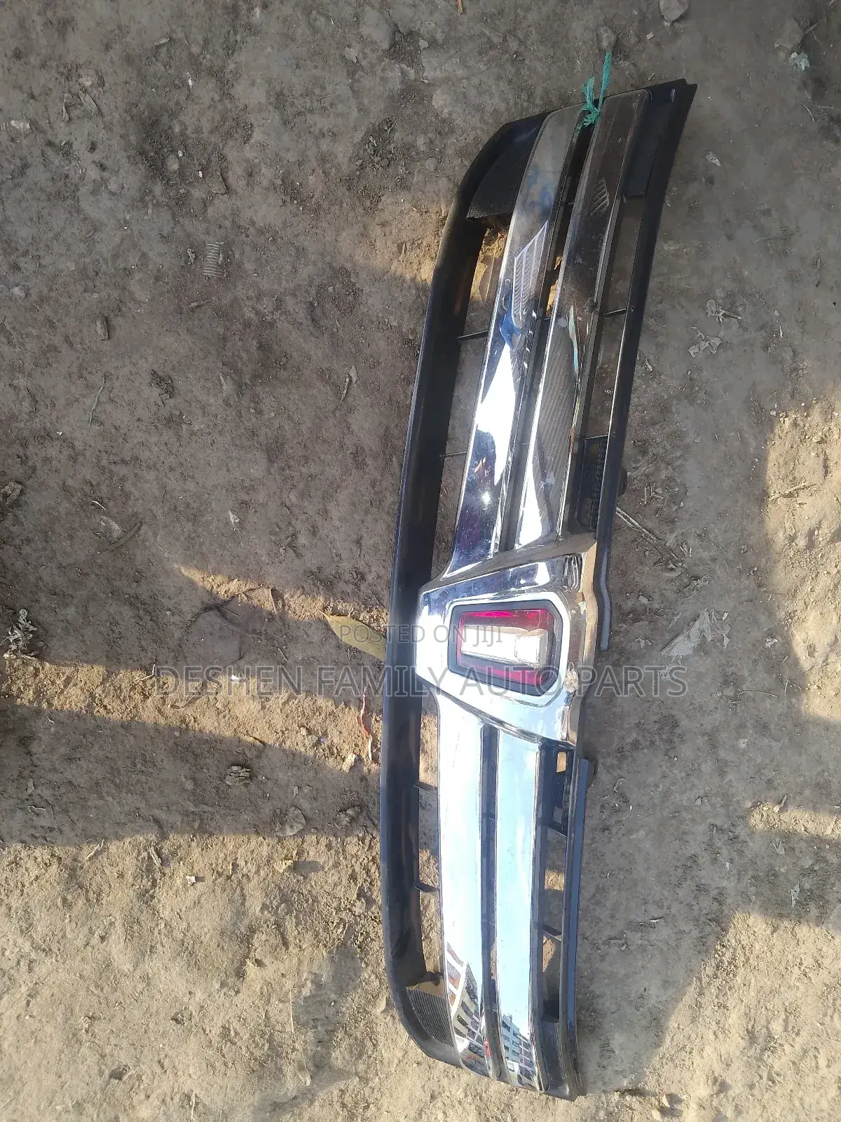Toyota Isis Grill