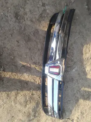 Toyota Isis Grill
