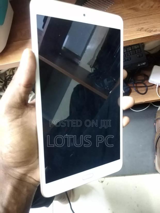 Apple iPad mini 4 128 GB Silver - thumbnail 3