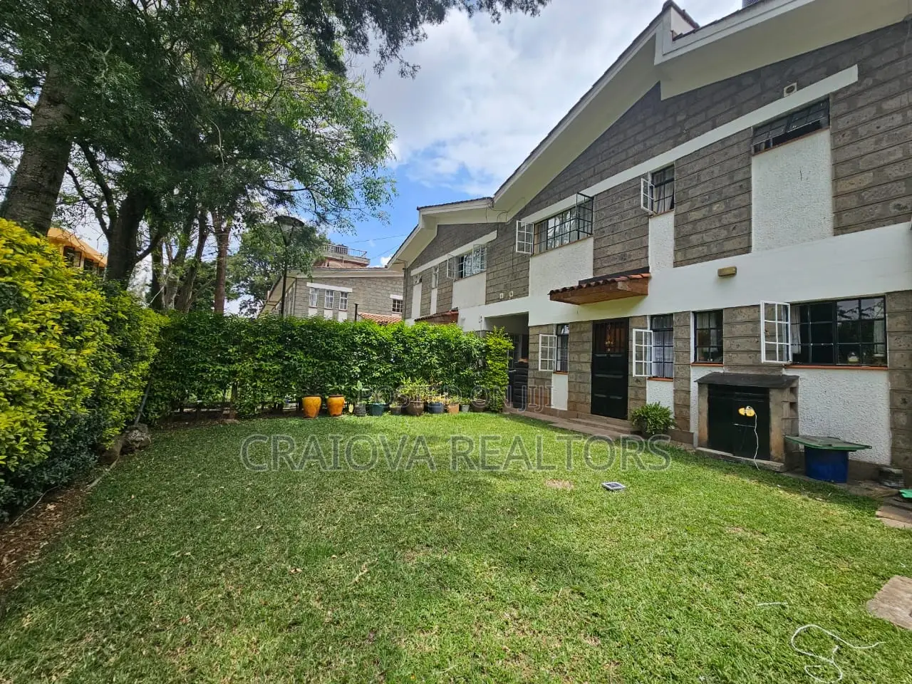 4bdrm Villa in Lavington for sale