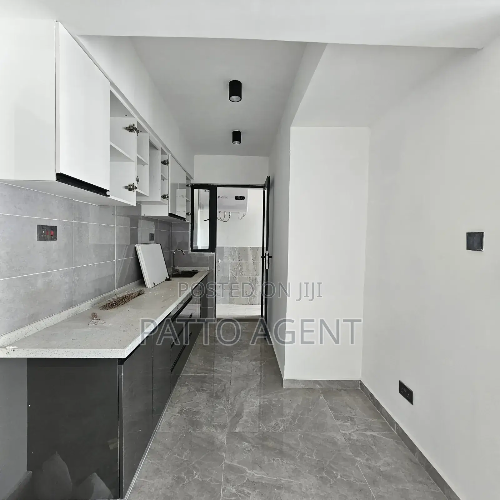 3bdrm Apartment in Valley Arcade, Lavington for sale