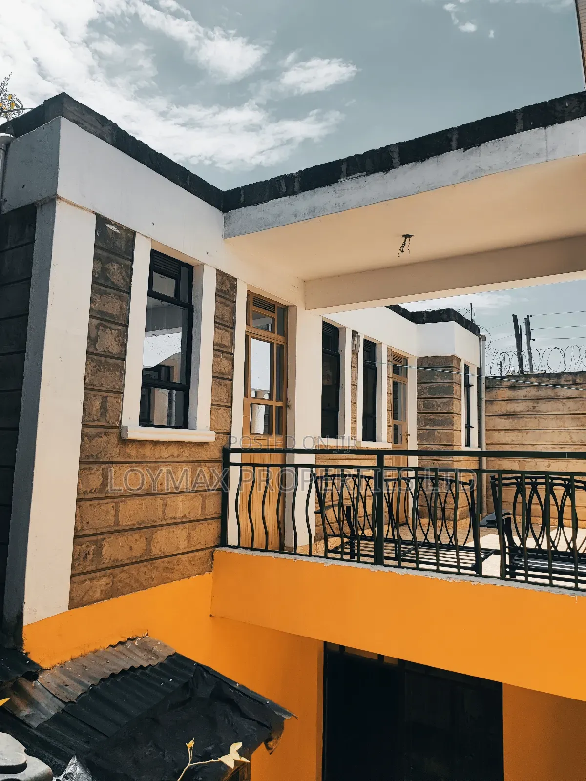 3bdrm in Clay City Estate for sale in Seasons Estate