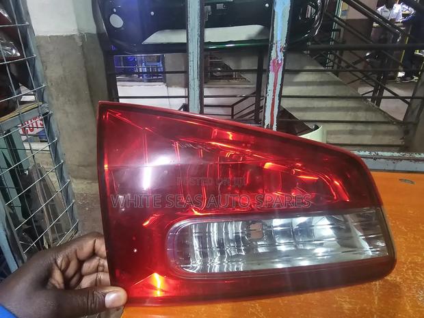 Bootlight Nissan Wingroad Y12